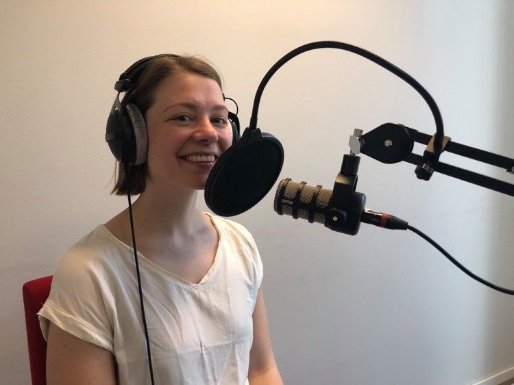 Signe Abraham i Podcast studio